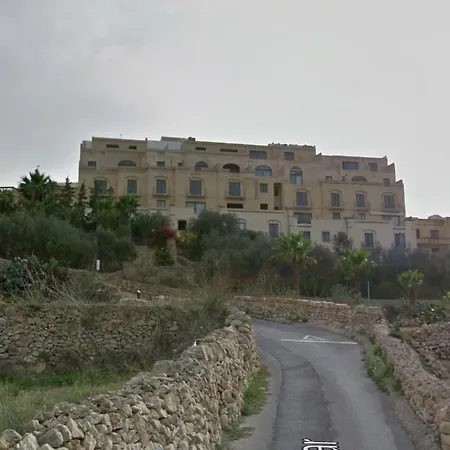 Luxury With Airconditioning * Xlendi